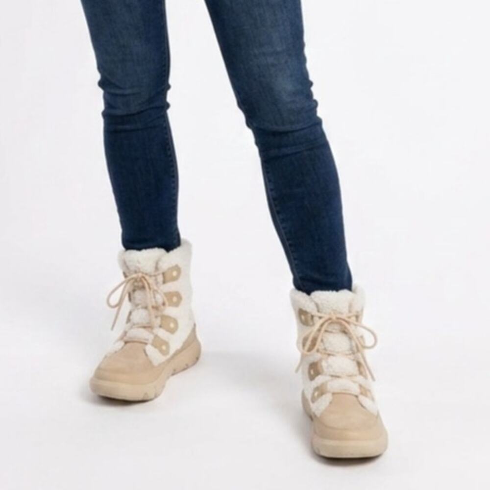 Sorel Explorer II Joan Cozy Boots Womens 7 US Ancient Fossil/ Sea Salt Faux Fur